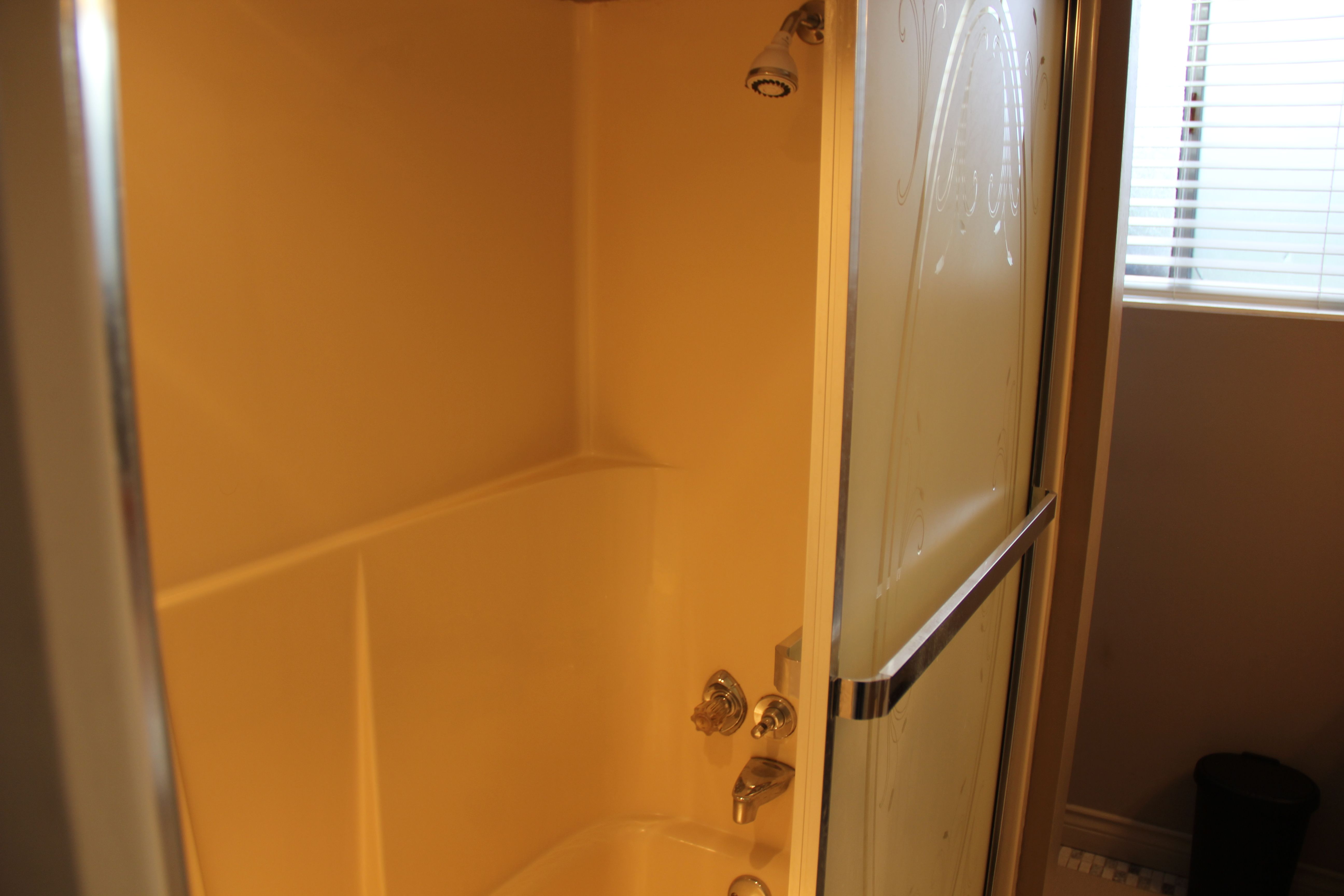 Cozy Private Room 8 for 1 Person in Burquitlam - Affordable Rent